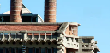 Termite nest design inspried the temperate design of the Eastgate Centre, Harare
