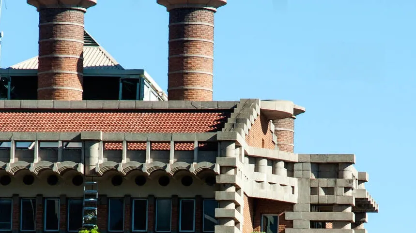 Termite nest design inspried the temperate design of the Eastgate Centre, Harare
